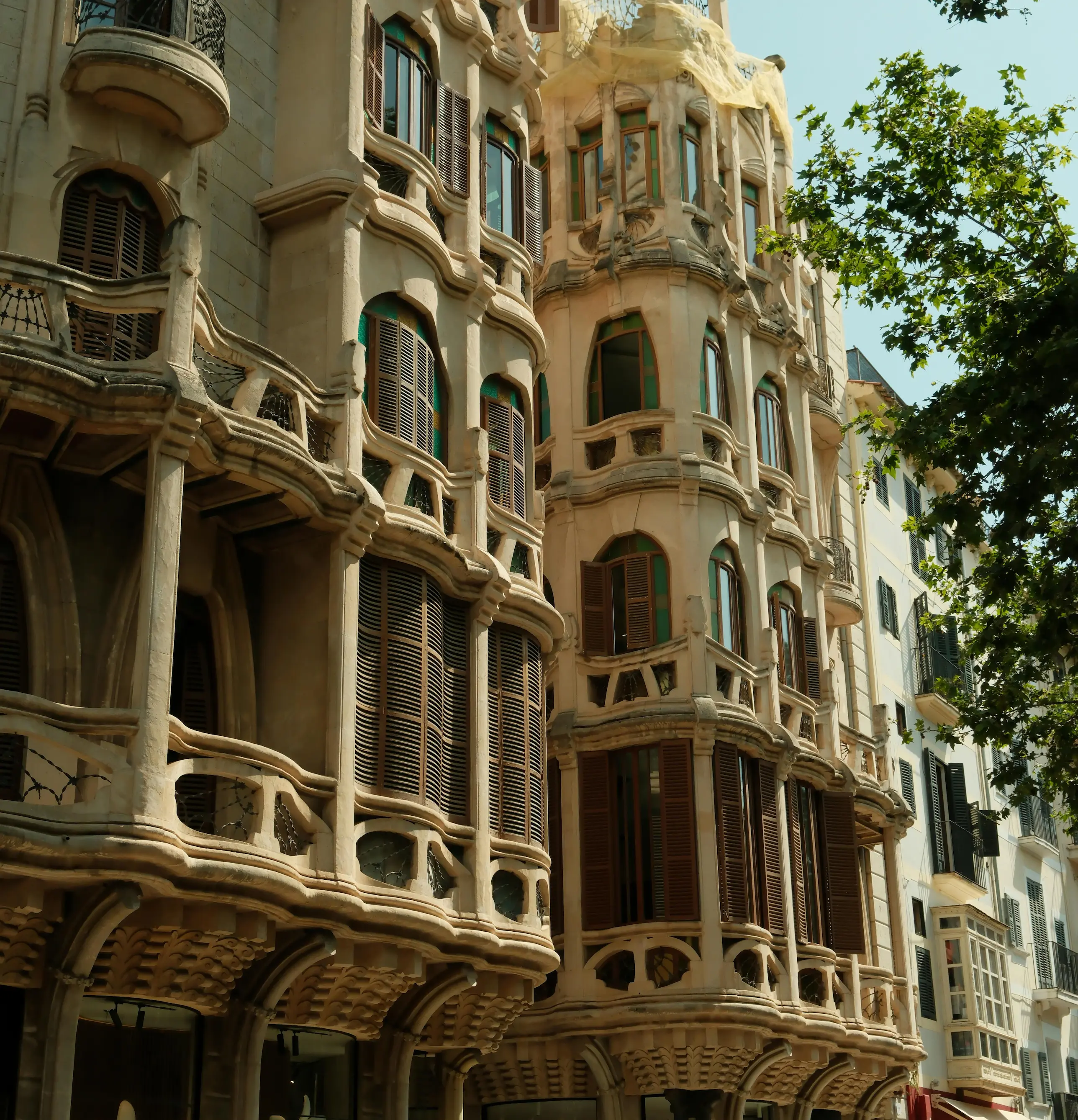 Barcelona - La Ciudad de Gaudí y el Sabor Catalán