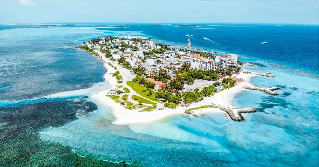 Maafushi - Playa local y deportes acuáticos